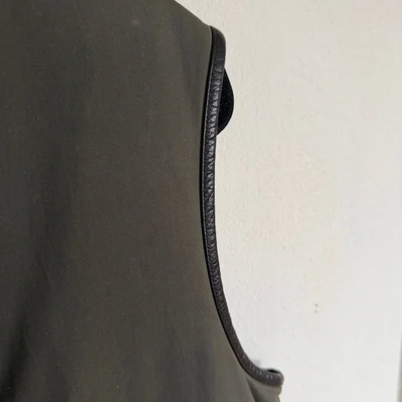 Burberry Men's Olive Green Vest - Picture 11 of 14